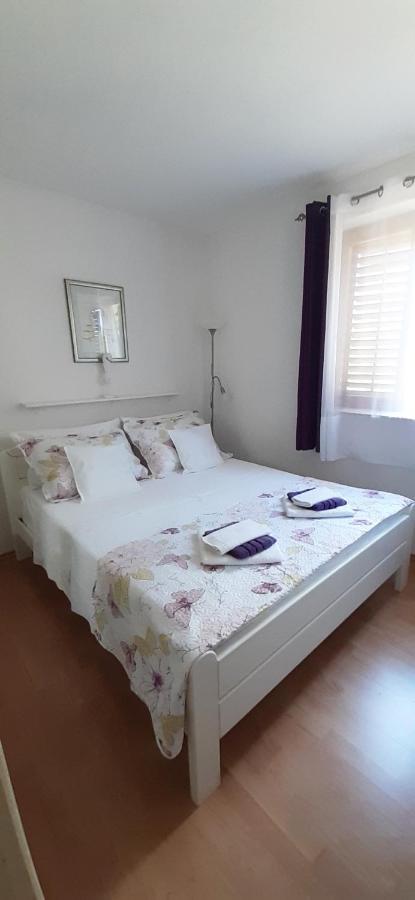 Peace And Quiet Apartment In Brela, Croatia Экстерьер фото